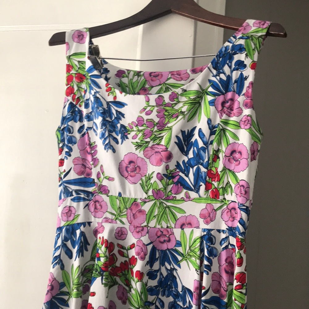 Vintage floral dress!